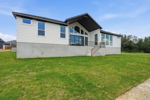 113 Raven Road, Castroville, TX 78009