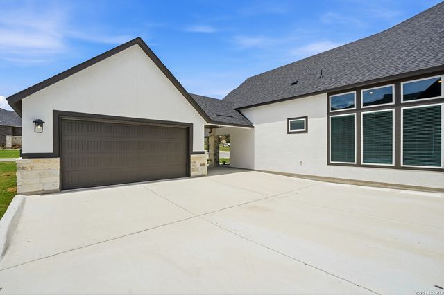 113 Raven Road, Castroville, TX 78009