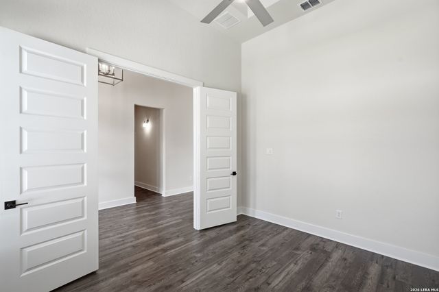 113 Raven Road, Castroville, TX 78009