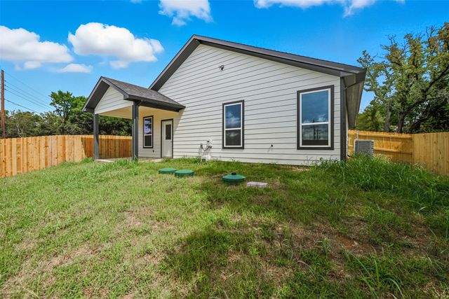 4302 Mountain Hollow Drive, Granbury, TX 76048