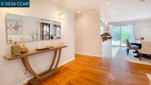 909 Santa Lucia Dr, Pleasant Hill, CA 94523