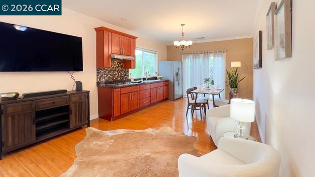 909 Santa Lucia Dr, Pleasant Hill, CA 94523