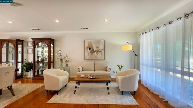 909 Santa Lucia Dr, Pleasant Hill, CA 94523