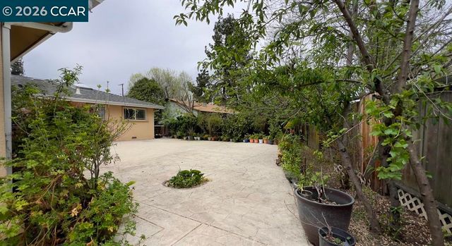 909 Santa Lucia Dr, Pleasant Hill, CA 94523