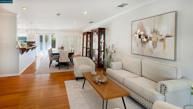 909 Santa Lucia Dr, Pleasant Hill, CA 94523