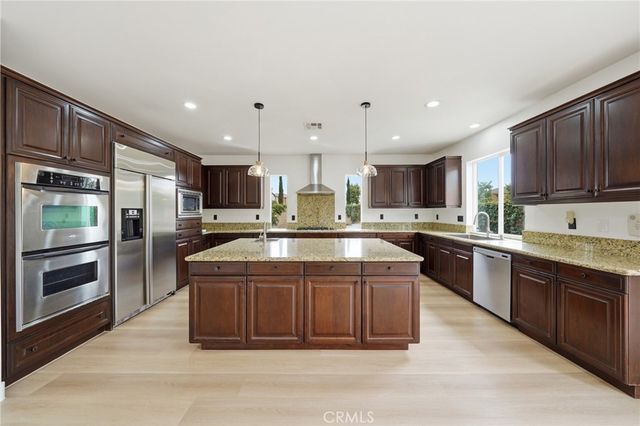 13615 Perry Ann Circle, Eastvale, CA 92880