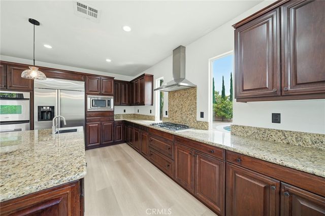13615 Perry Ann Circle, Eastvale, CA 92880