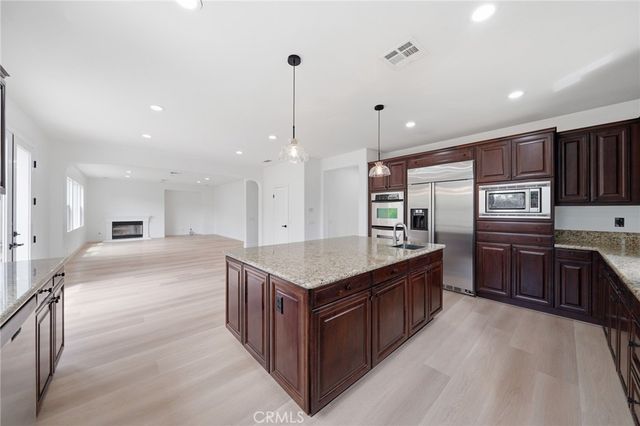 13615 Perry Ann Circle, Eastvale, CA 92880