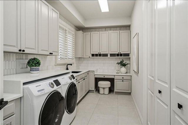 2712 Buckthorn WAY, Naples, FL 34105