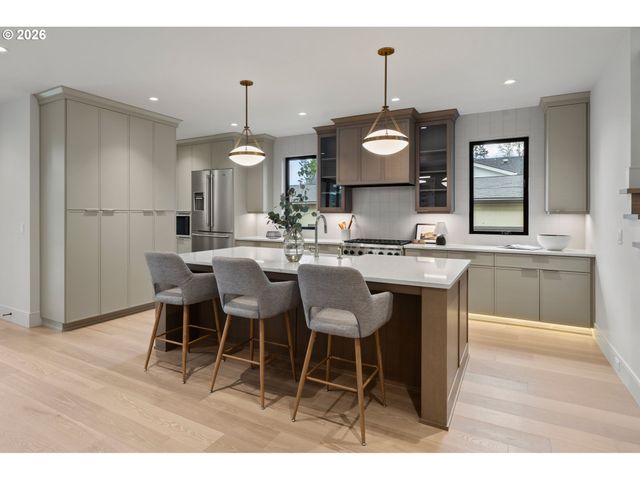 530 8TH St, Lake Oswego, OR 97034