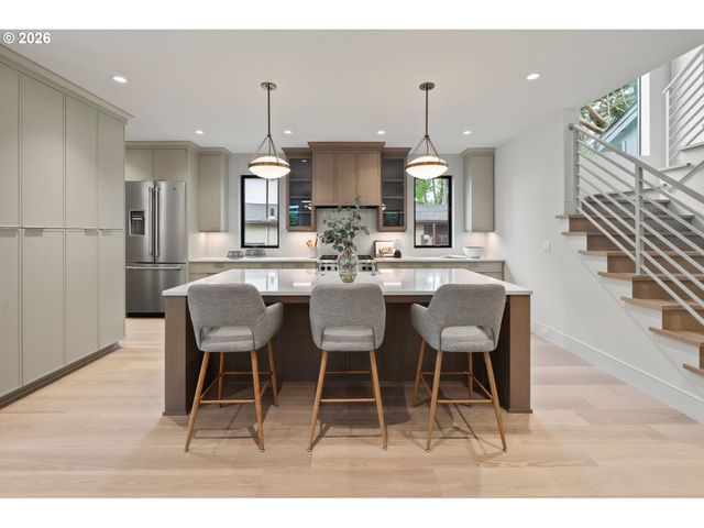 530 8TH St, Lake Oswego, OR 97034