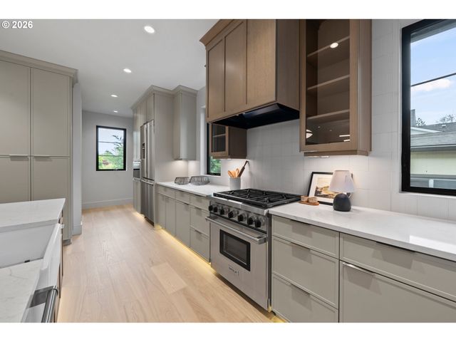 530 8TH St, Lake Oswego, OR 97034