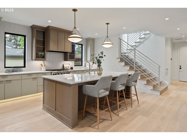 530 8TH St, Lake Oswego, OR 97034