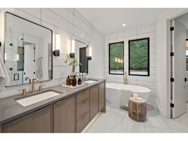 530 8TH St, Lake Oswego, OR 97034