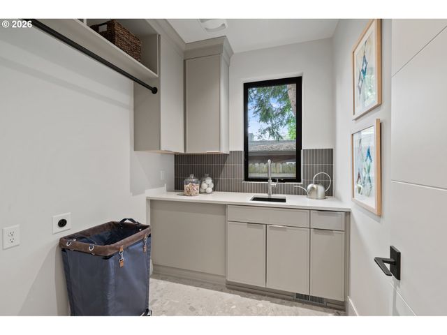 530 8TH St, Lake Oswego, OR 97034