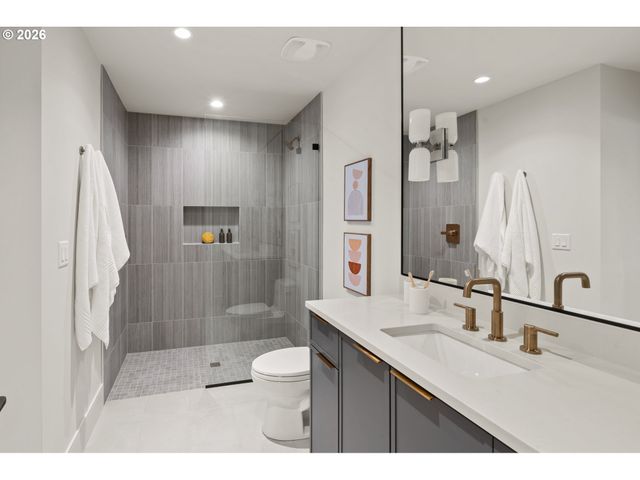 530 8TH St, Lake Oswego, OR 97034