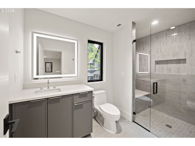 530 8TH St, Lake Oswego, OR 97034