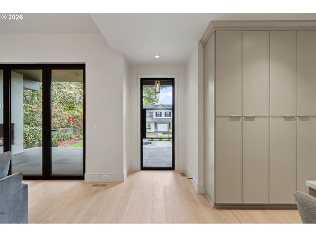 530 8TH St, Lake Oswego, OR 97034