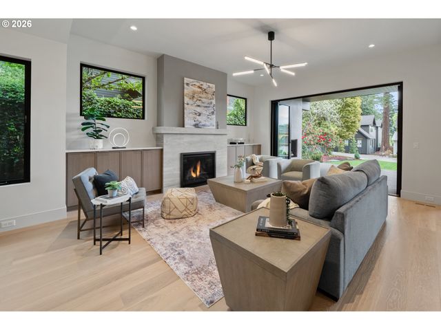 530 8TH St, Lake Oswego, OR 97034