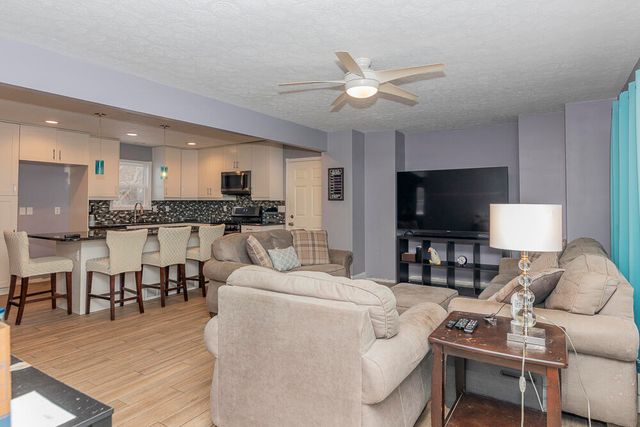 24271 Thousand Oaks Drive, Mattawan, MI 49071