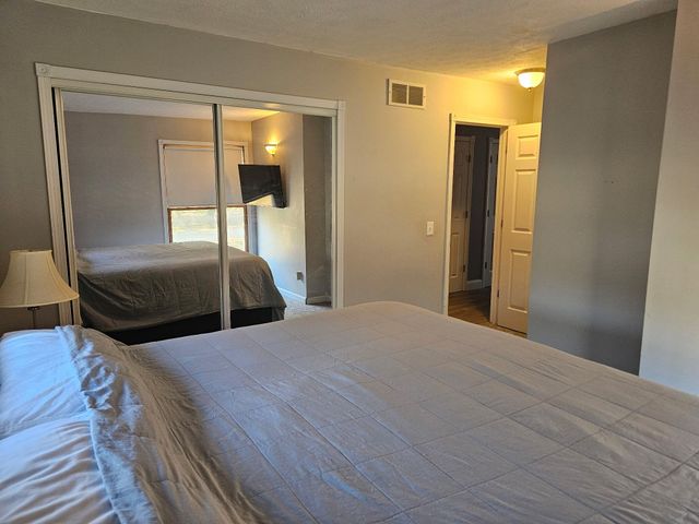 24271 Thousand Oaks Drive, Mattawan, MI 49071