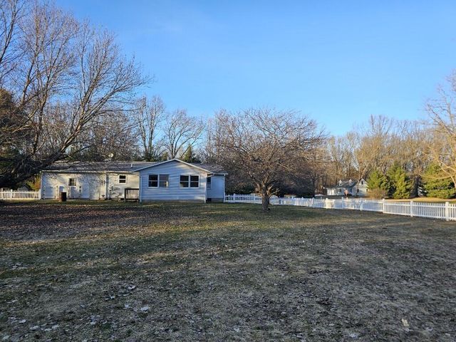 24271 Thousand Oaks Drive, Mattawan, MI 49071