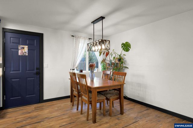 645 Riley Way Wy, Harrisburg, OR 97446