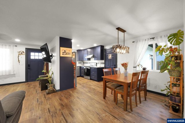 645 Riley Way Wy, Harrisburg, OR 97446