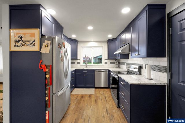 645 Riley Way Wy, Harrisburg, OR 97446