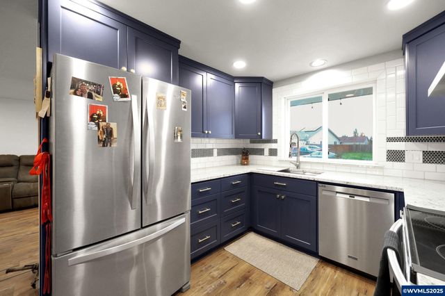 645 Riley Way Wy, Harrisburg, OR 97446