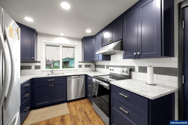 645 Riley Way Wy, Harrisburg, OR 97446