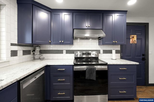 645 Riley Way Wy, Harrisburg, OR 97446