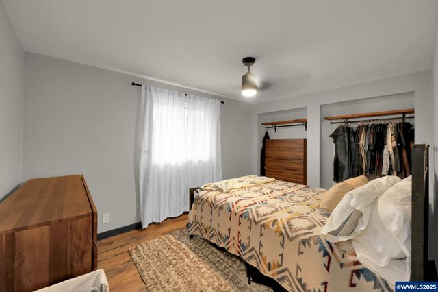 645 Riley Way Wy, Harrisburg, OR 97446