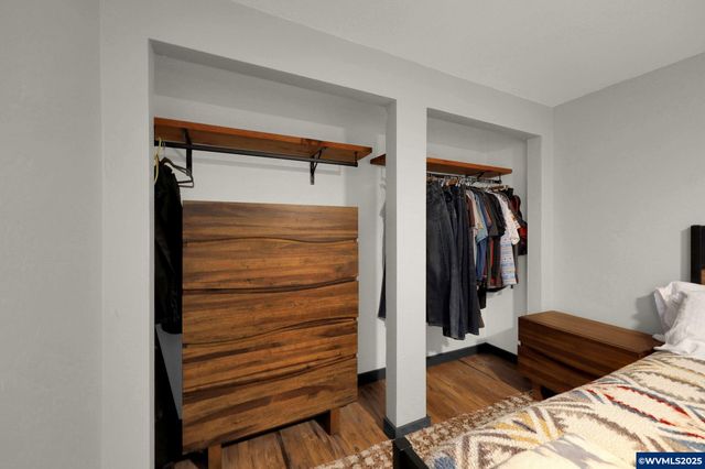 645 Riley Way Wy, Harrisburg, OR 97446