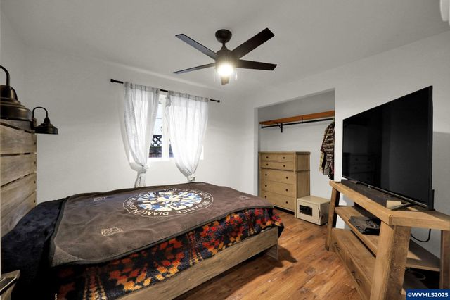 645 Riley Way Wy, Harrisburg, OR 97446