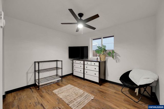 645 Riley Way Wy, Harrisburg, OR 97446