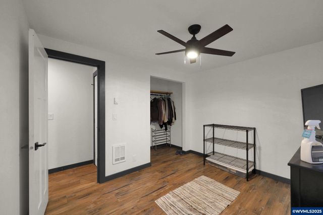 645 Riley Way Wy, Harrisburg, OR 97446