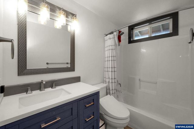 645 Riley Way Wy, Harrisburg, OR 97446