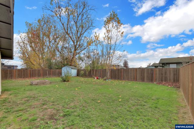 645 Riley Way Wy, Harrisburg, OR 97446