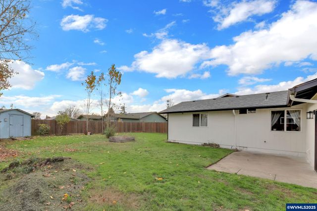 645 Riley Way Wy, Harrisburg, OR 97446