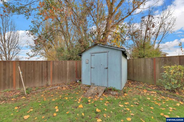 645 Riley Way Wy, Harrisburg, OR 97446