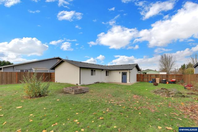 645 Riley Way Wy, Harrisburg, OR 97446