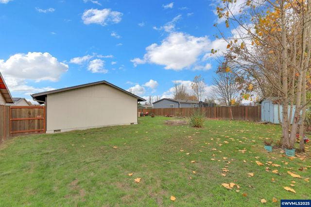 645 Riley Way Wy, Harrisburg, OR 97446