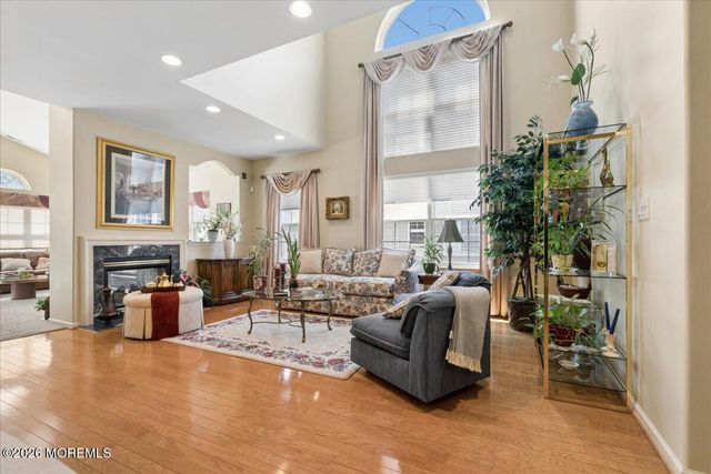 4 Gainsborough Court, Manalapan, NJ 07726