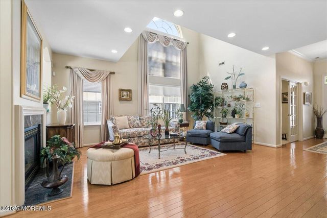4 Gainsborough Court, Manalapan, NJ 07726