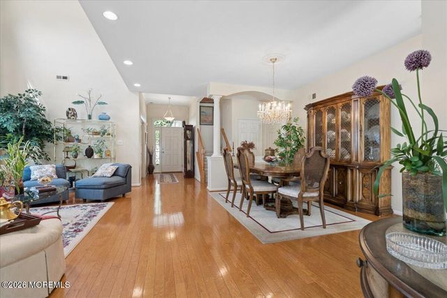 4 Gainsborough Court, Manalapan, NJ 07726