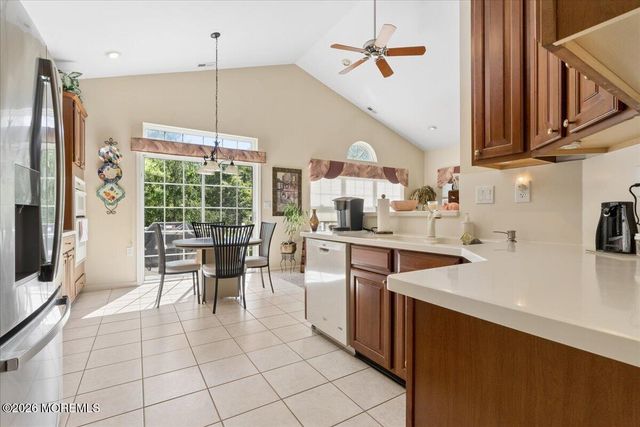 4 Gainsborough Court, Manalapan, NJ 07726