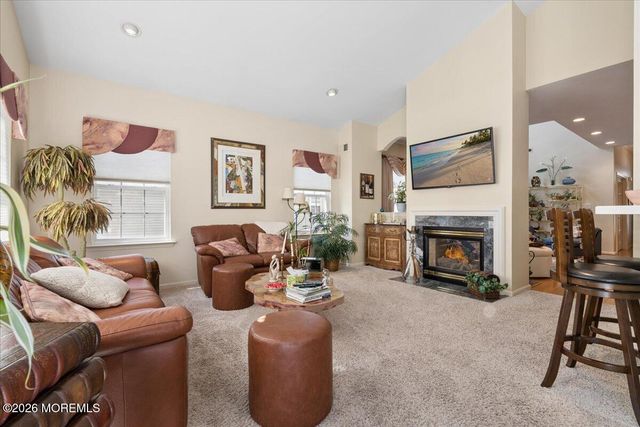 4 Gainsborough Court, Manalapan, NJ 07726
