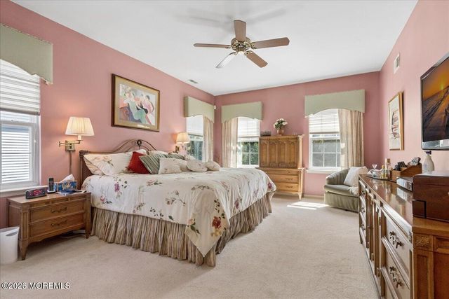 4 Gainsborough Court, Manalapan, NJ 07726