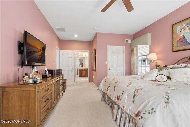 4 Gainsborough Court, Manalapan, NJ 07726